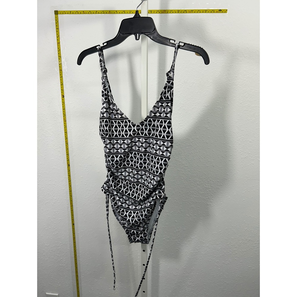 Time and Tru Womens Black White Geometric One Piece Swimsuit Size M 8-10 Cinch